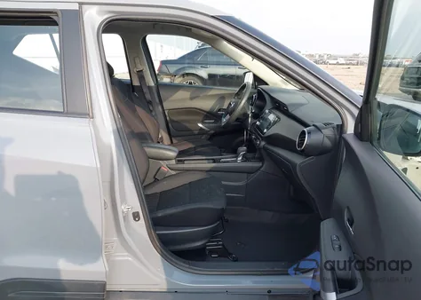 2021 Nissan Kicks Sv Xtronic Cvt z USA, uszkodzony, nr VIN 3N1CP5CV5ML540243